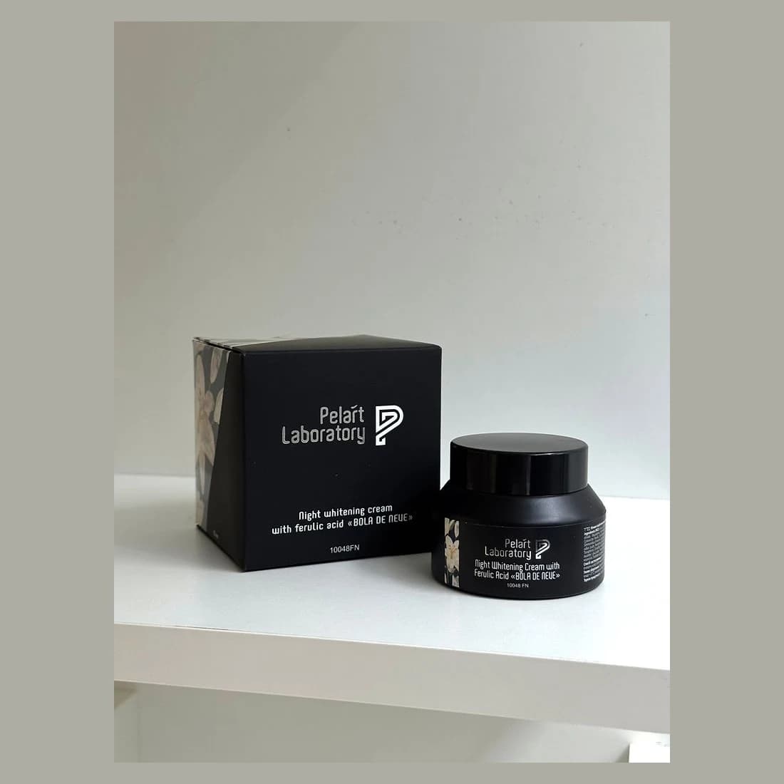 Night whitening cream with ferulic acid «bola de neve» · Нічний відбілювальний крем «BOLA DE NEVE» з феруловою кислотою