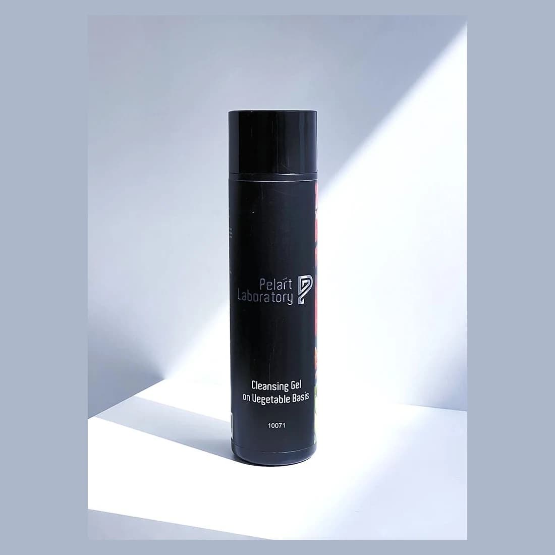 Cleansing gel on vegetable basis · Овочевий гель для очищення